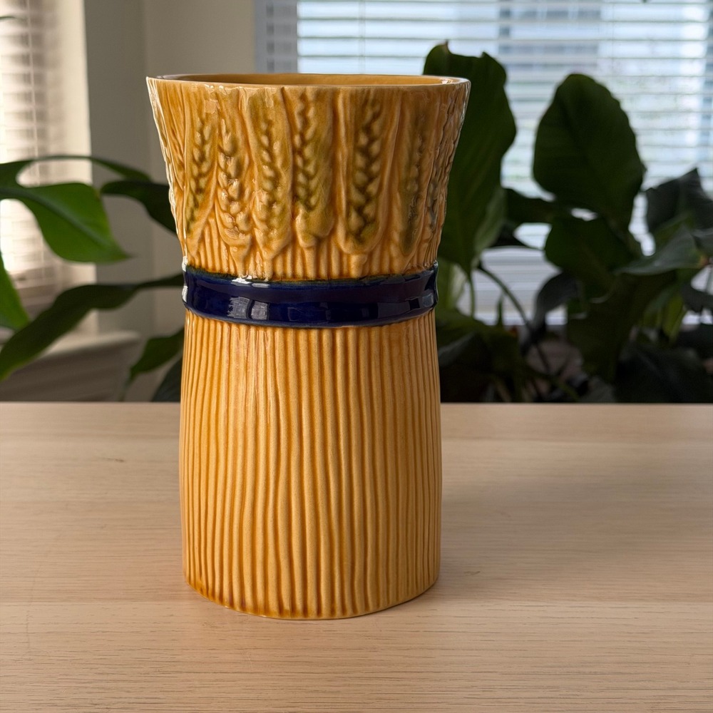 Vtg Mid Century Bordallo Pinheiro Portugal Pottery Wheat Vase Rase